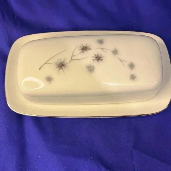 CREATIVE FINE CHINA Butter Dish In The Platinum Star Burst Pattern, Japan - Picture 1 of 4